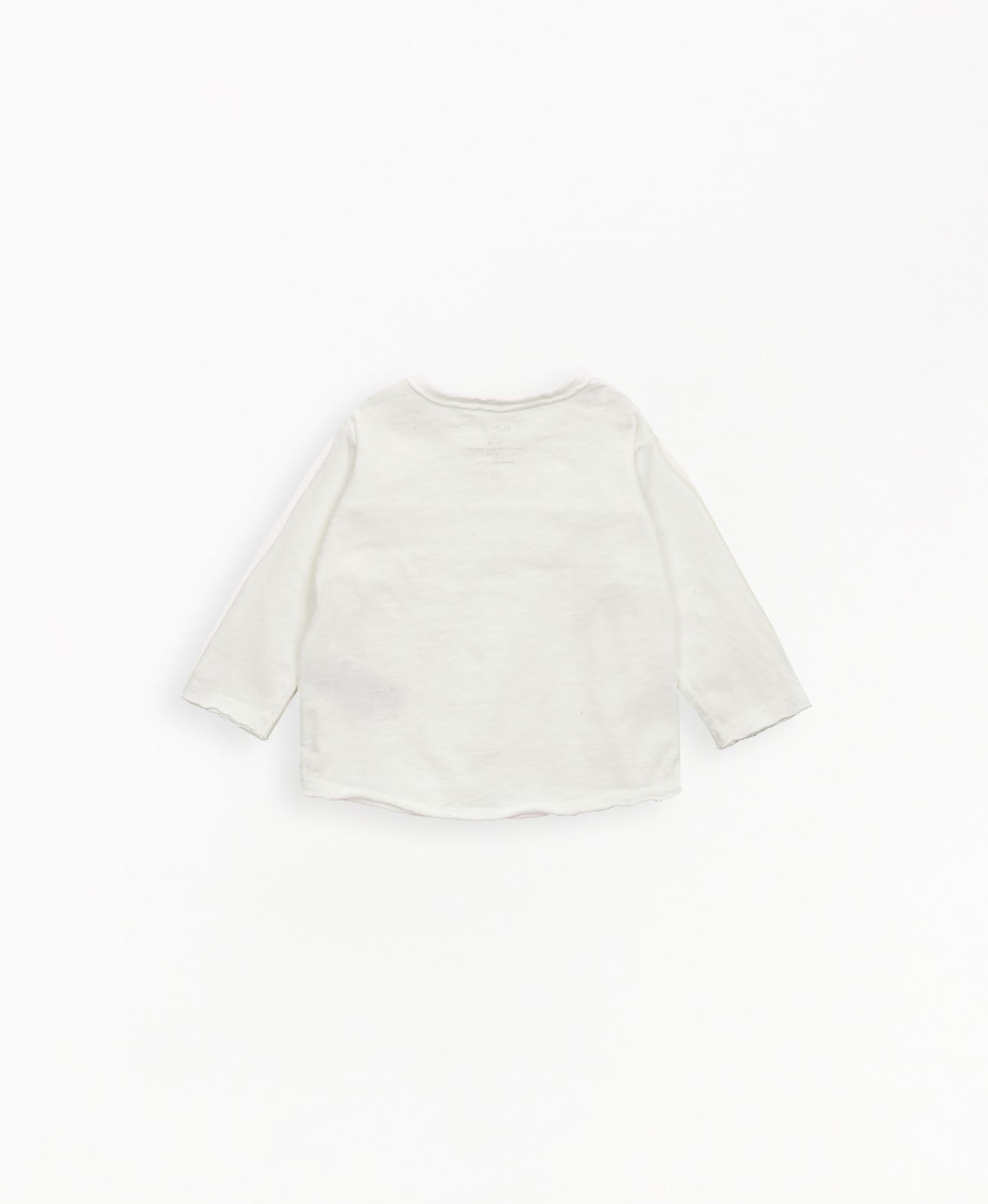 T-shirt em algodão orgânico com botões de côco | Mother Lúcia