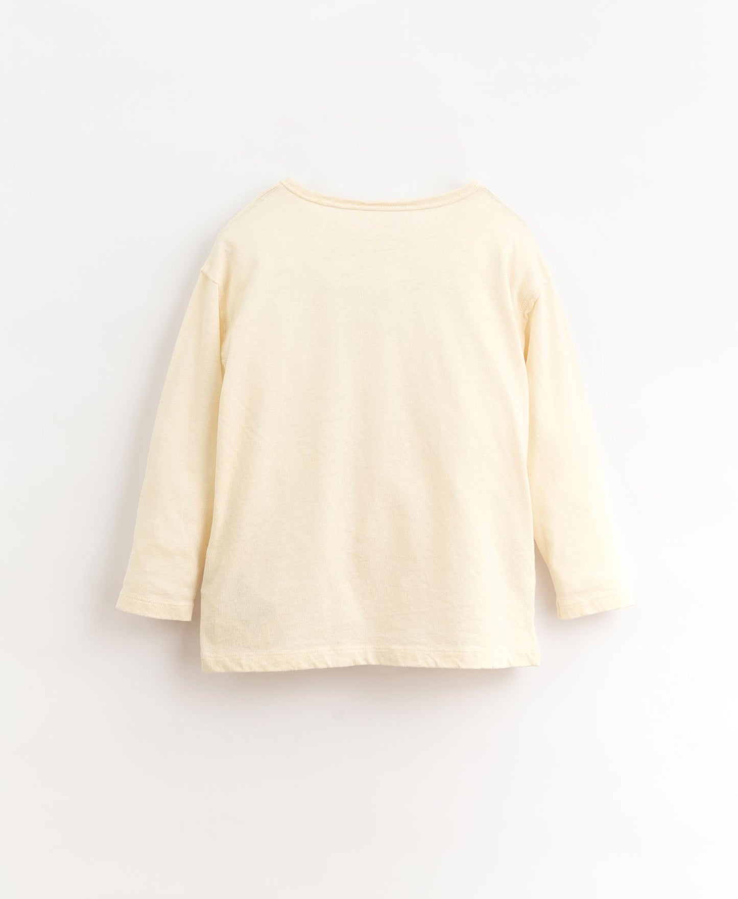 T-SHIRT JERSEY COM COM BOLSO NO PEITO E FRASE