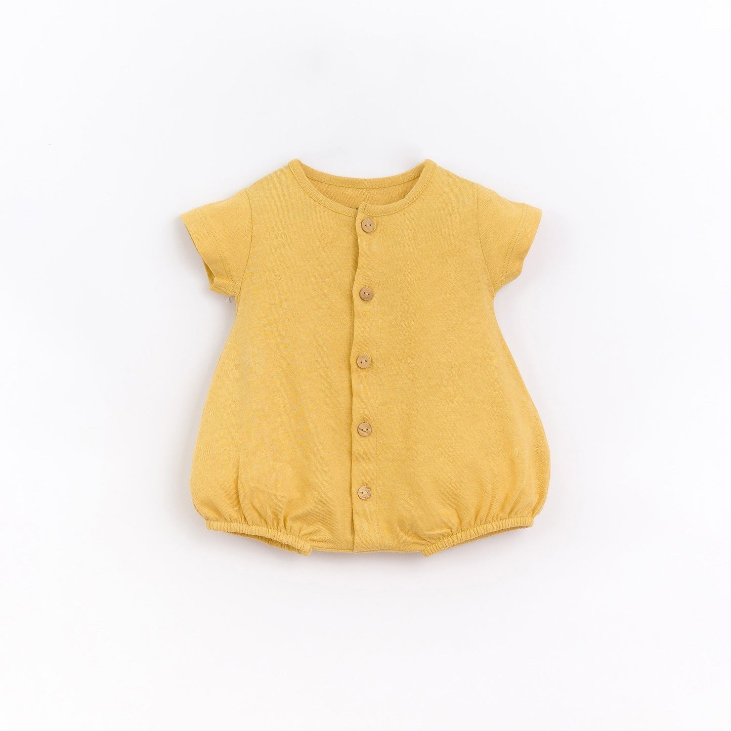 Macacão com abertura de botões de madeira | Basketry