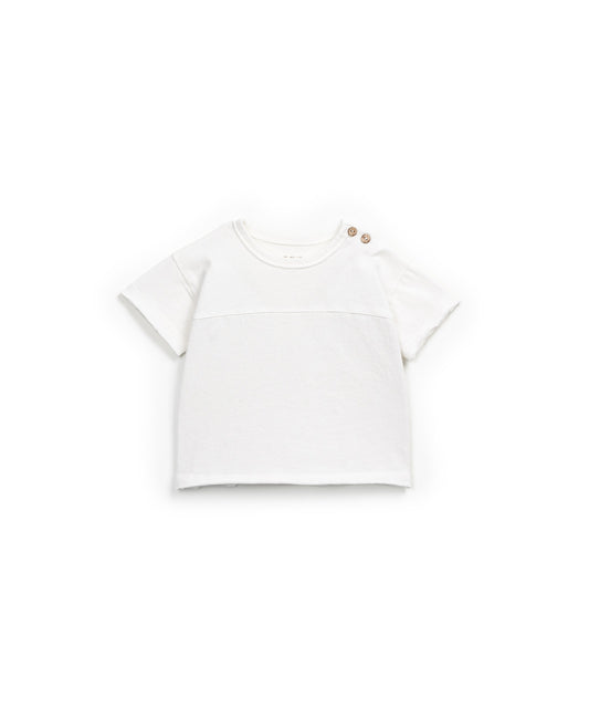 T-shirt com abertura no ombro
