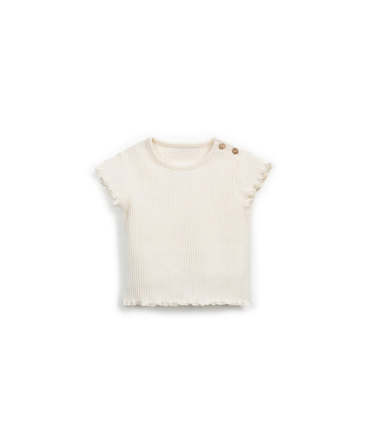 T-shirt com abertura no ombro