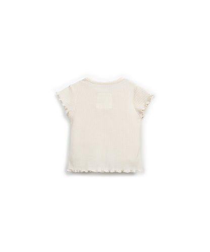T-shirt com abertura no ombro