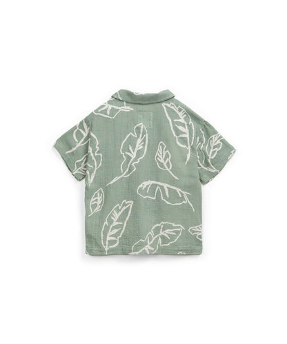 Camisa com estampado de folhas