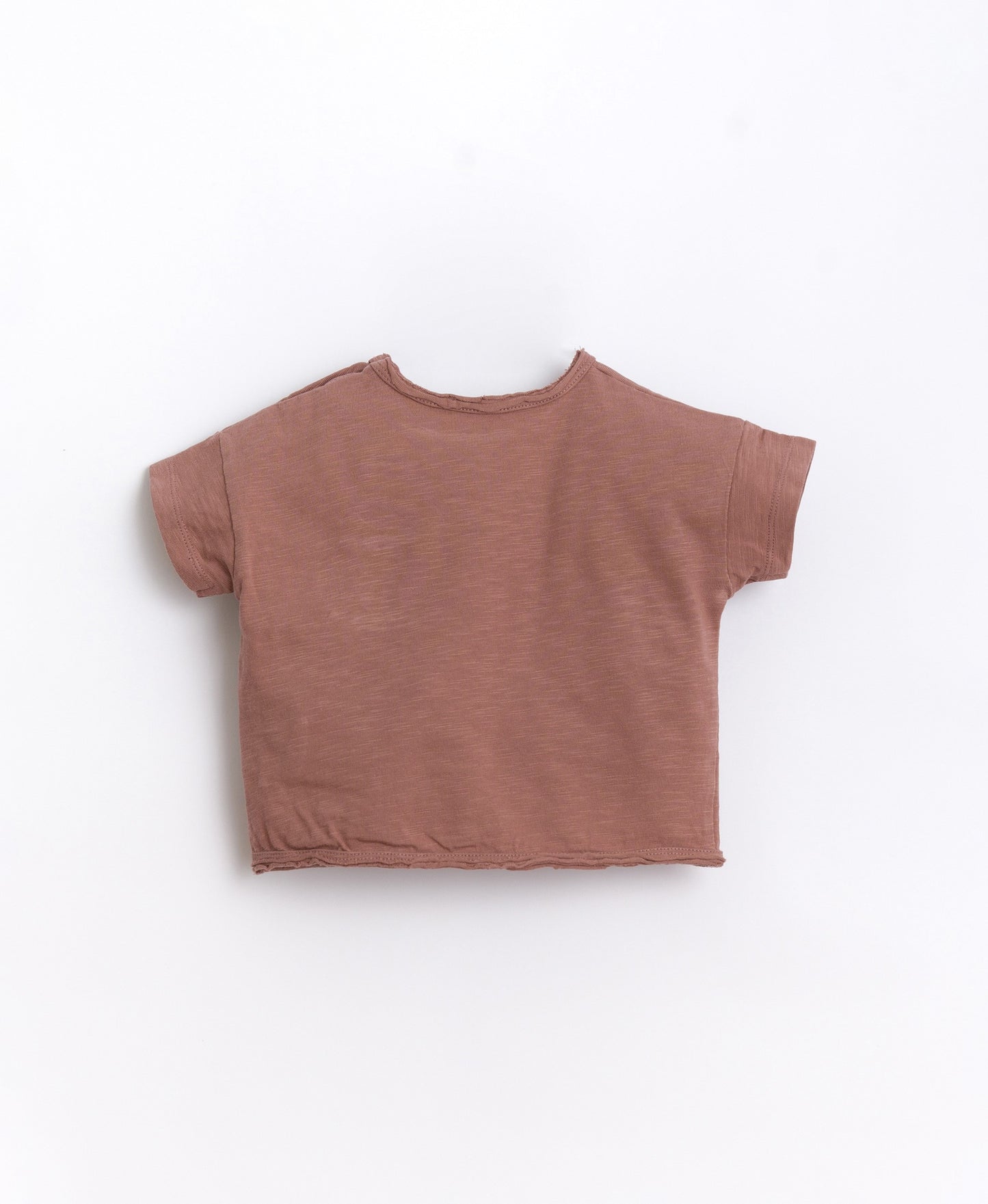 T-shirt com bolso no peito e botões ombro | Basketry